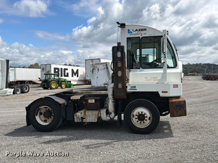 image for item YA5048 2017 Autocar X Spotter yard truck