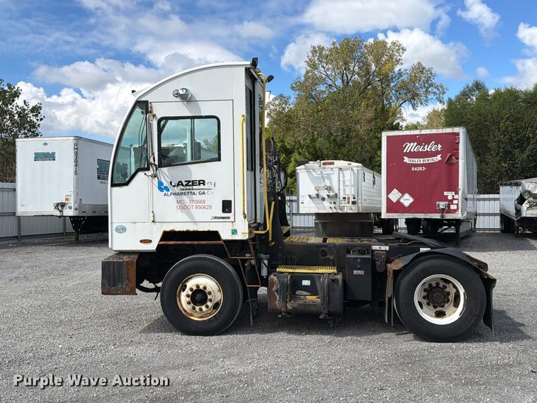 image for item YA5048 2017 Autocar X Spotter yard truck