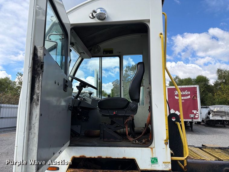 image for item YA5048 2017 Autocar X Spotter yard truck
