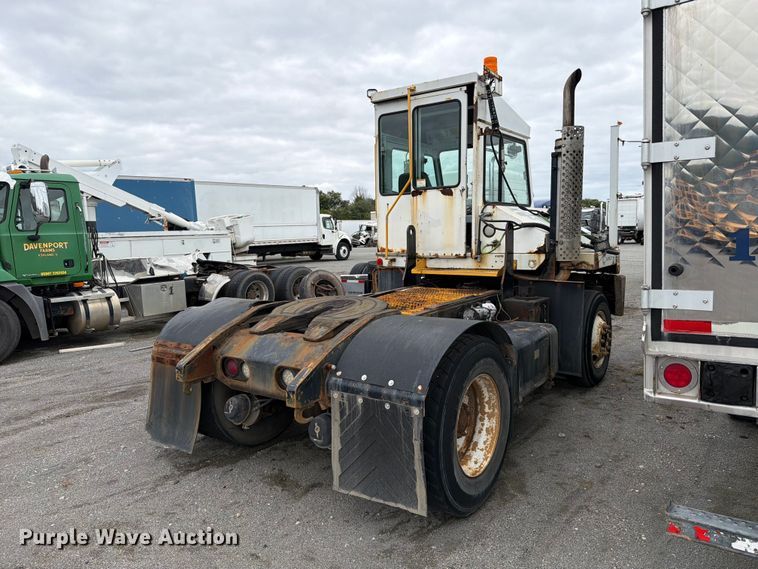 image for item YA5051 2014 Capacity Vista Car yard truck