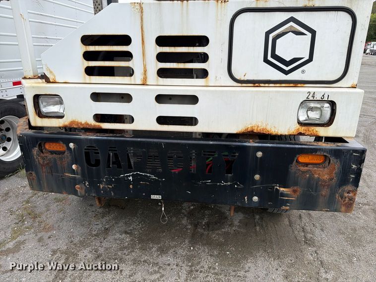 image for item YA5051 2014 Capacity Vista Car yard truck