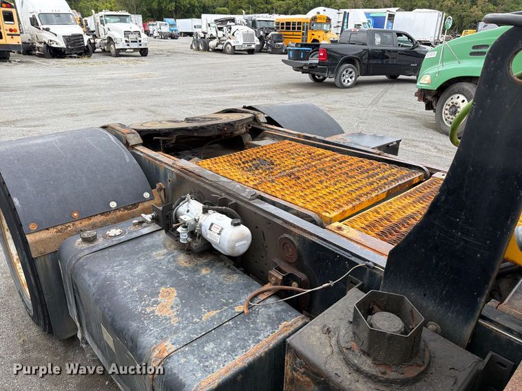 image for item YA5051 2014 Capacity Vista Car yard truck