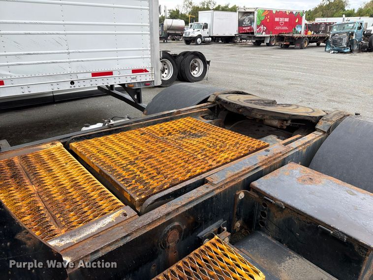 image for item YA5051 2014 Capacity Vista Car yard truck