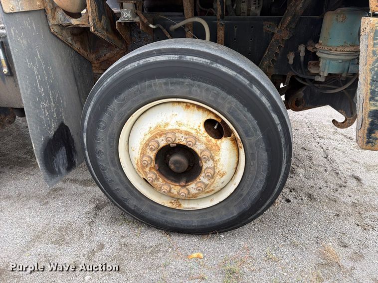 image for item YA5051 2014 Capacity Vista Car yard truck