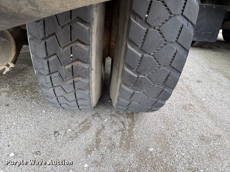 image for item YA5051 2014 Capacity Vista Car yard truck