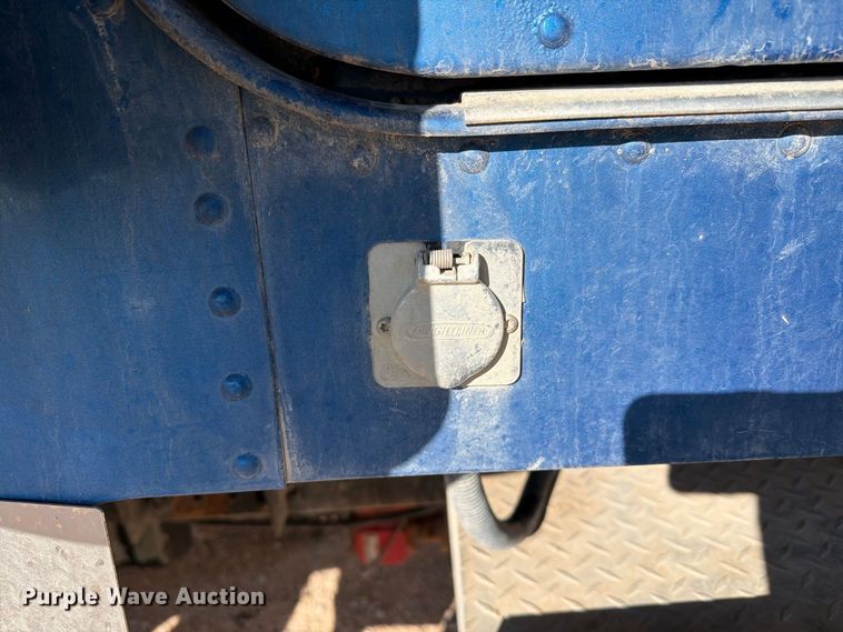 image for item YA5066 2007 Freightliner FLD132 semi truck