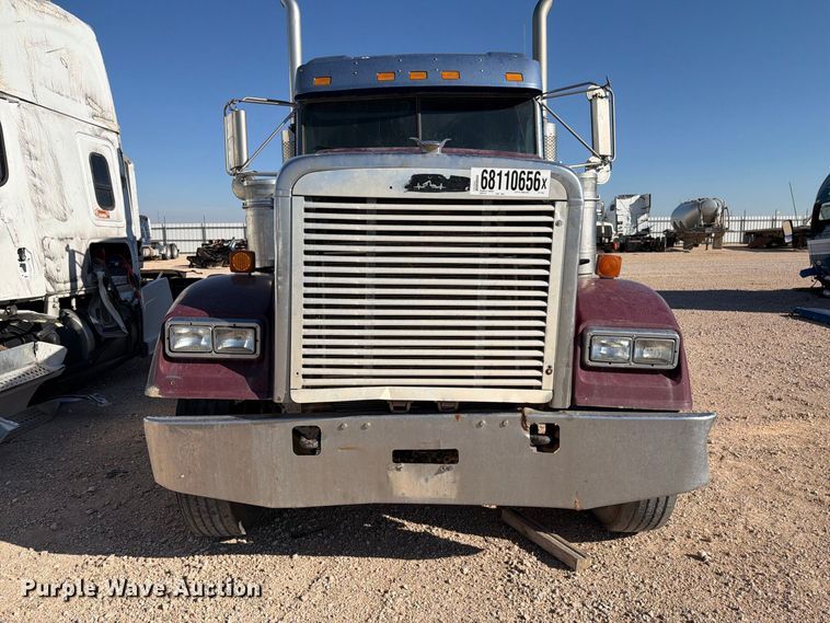 image for item YA5066 2007 Freightliner FLD132 semi truck