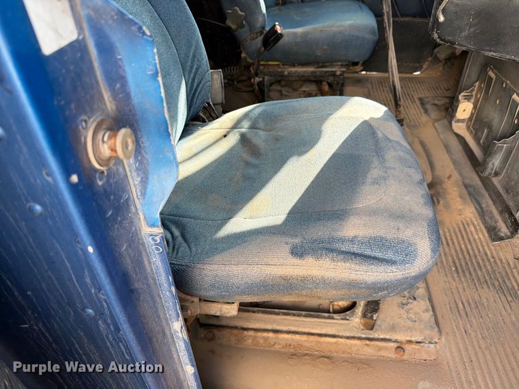 image for item YA5066 2007 Freightliner FLD132 semi truck