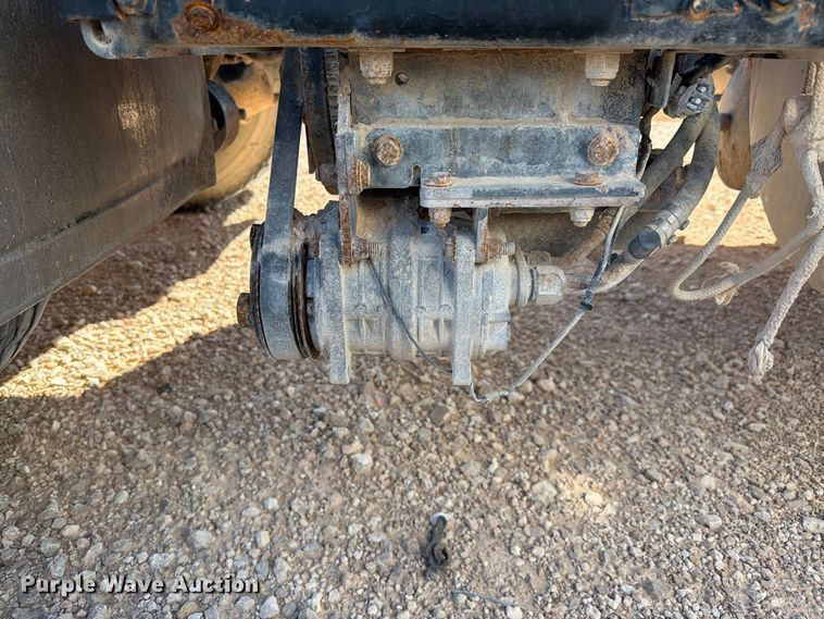 image for item YA5066 2007 Freightliner FLD132 semi truck