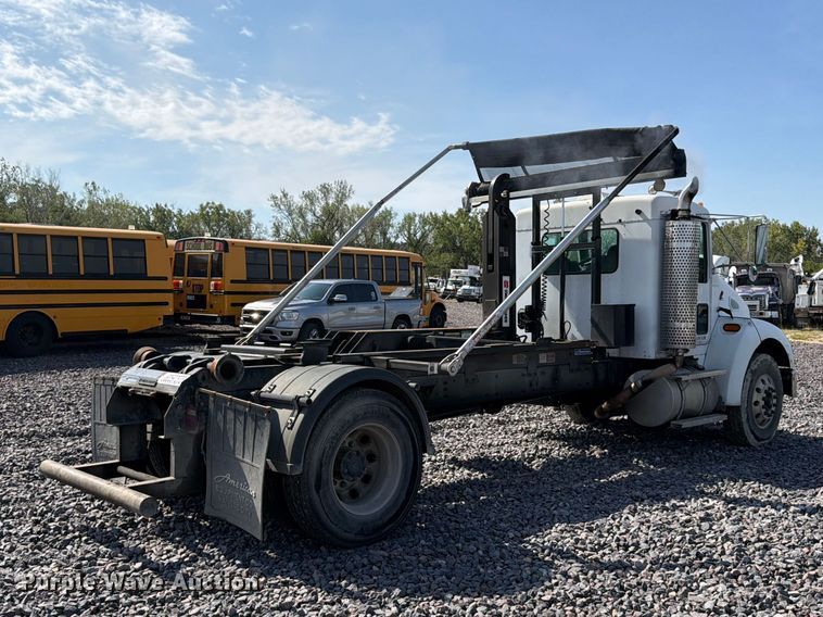 image for item YA5077 2005 Kenworth T300 hook lift truck