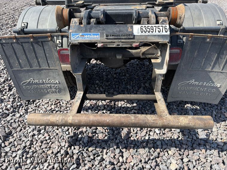 image for item YA5077 2005 Kenworth T300 hook lift truck