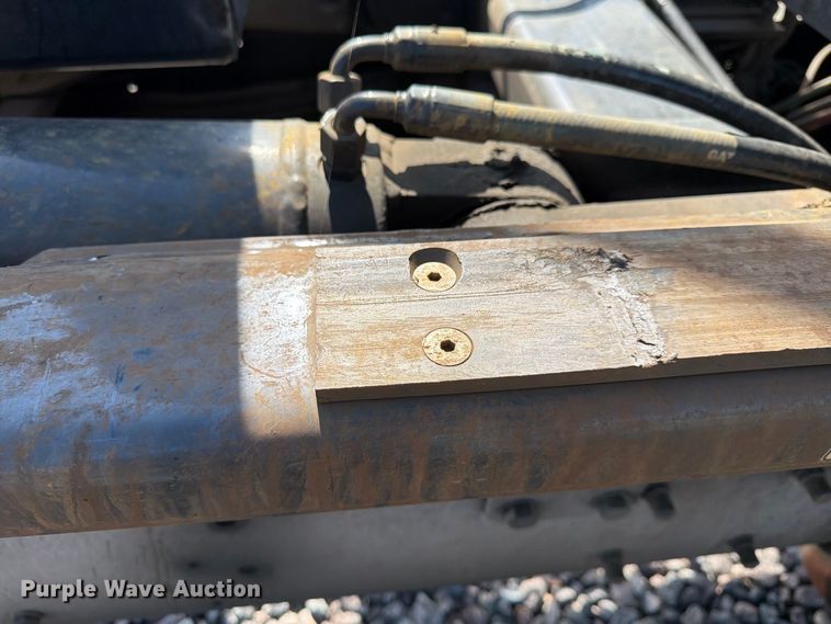 image for item YA5077 2005 Kenworth T300 hook lift truck