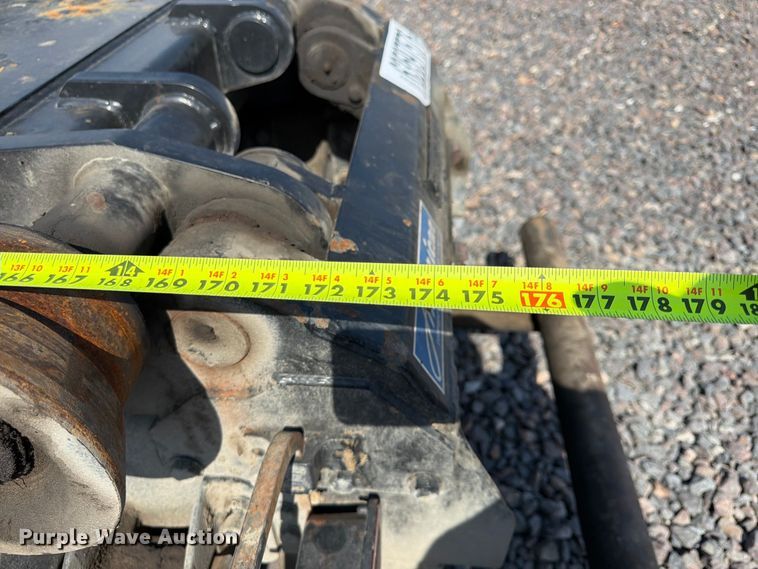 image for item YA5077 2005 Kenworth T300 hook lift truck