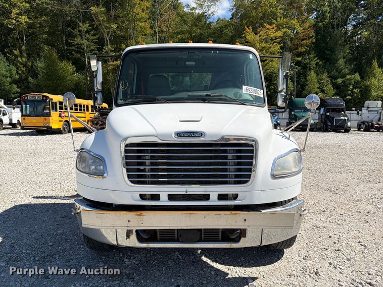 image for item YA5128 2018 Freightliner Business Class M2 rollback truck
