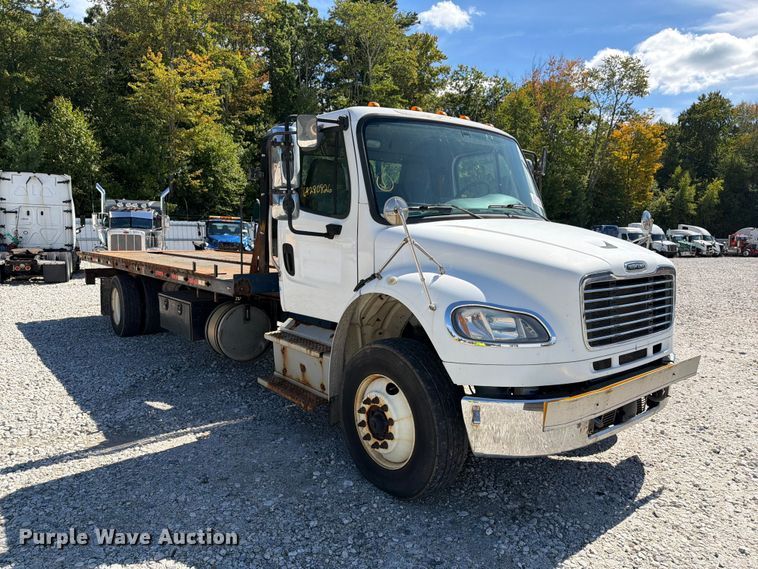 image for item YA5128 2018 Freightliner Business Class M2 rollback truck