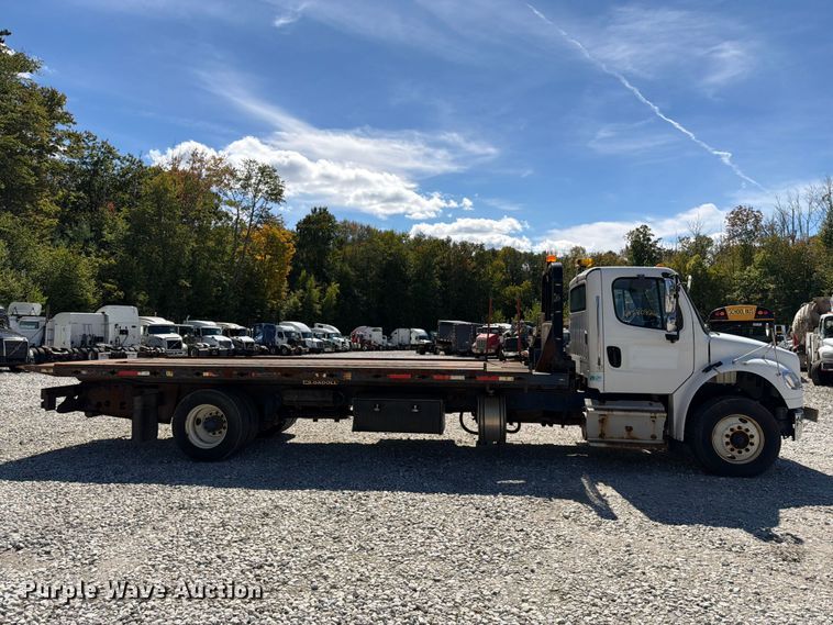 image for item YA5128 2018 Freightliner Business Class M2 rollback truck
