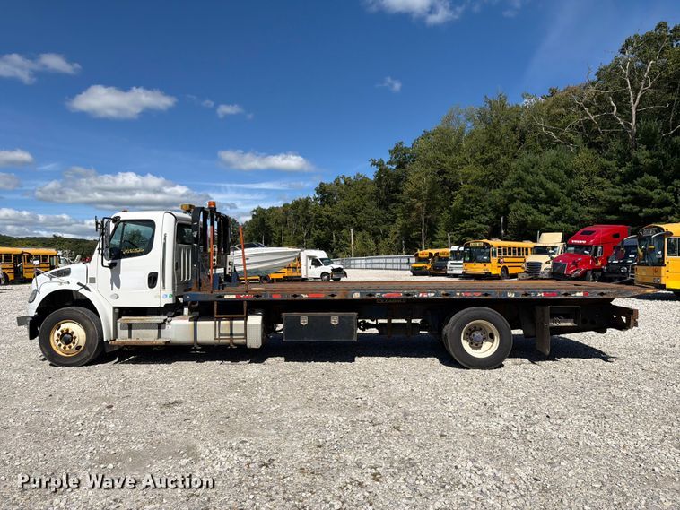 image for item YA5128 2018 Freightliner Business Class M2 rollback truck