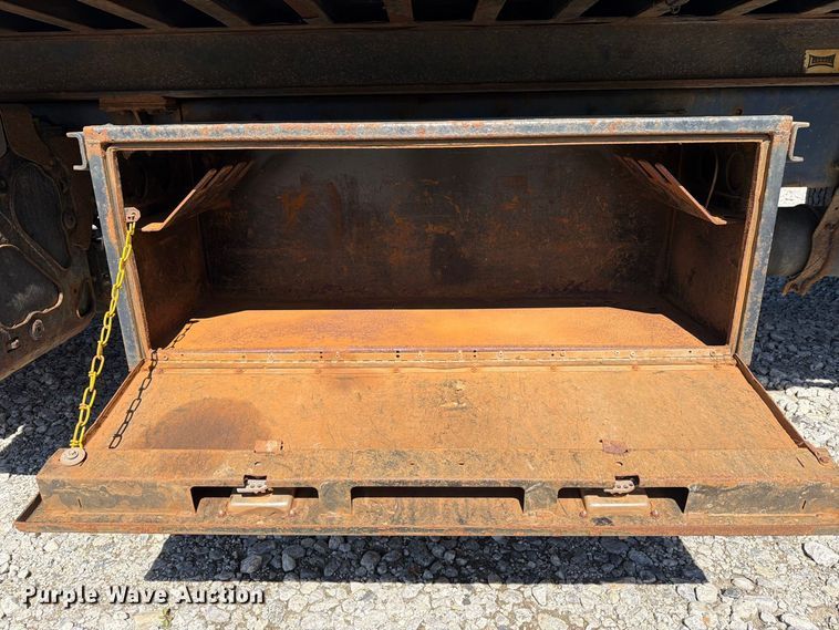 image for item YA5128 2018 Freightliner Business Class M2 rollback truck