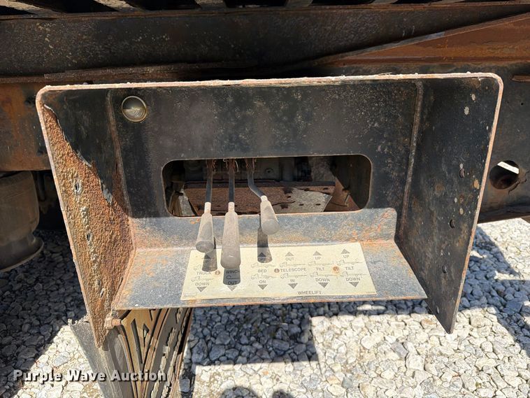 image for item YA5128 2018 Freightliner Business Class M2 rollback truck