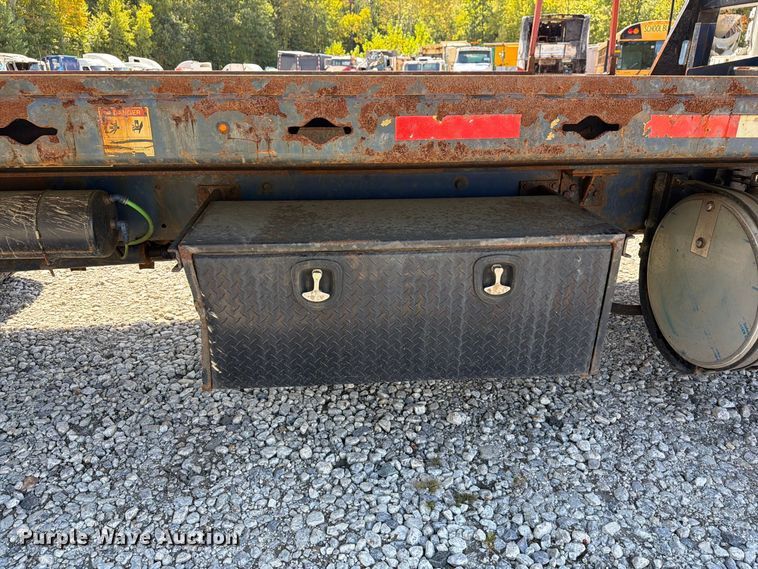 image for item YA5128 2018 Freightliner Business Class M2 rollback truck