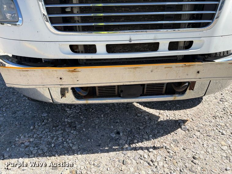 image for item YA5128 2018 Freightliner Business Class M2 rollback truck