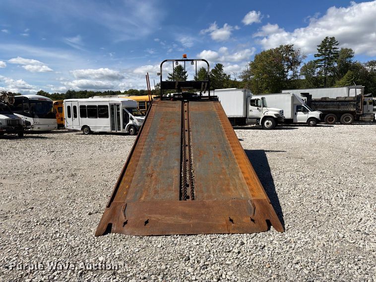 image for item YA5128 2018 Freightliner Business Class M2 rollback truck
