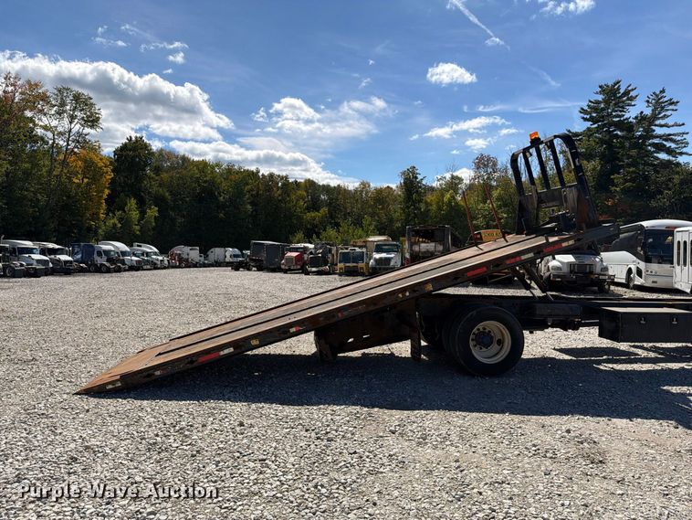 image for item YA5128 2018 Freightliner Business Class M2 rollback truck
