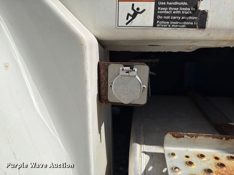 image for item YA5128 2018 Freightliner Business Class M2 rollback truck
