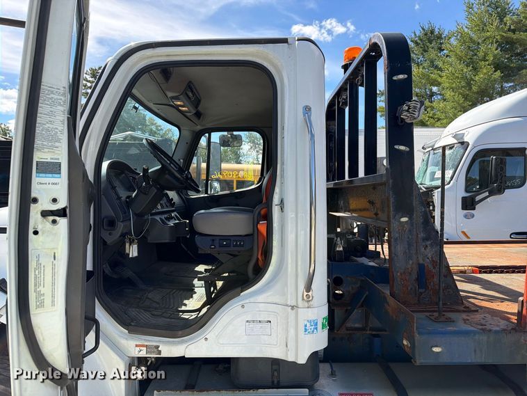 image for item YA5128 2018 Freightliner Business Class M2 rollback truck