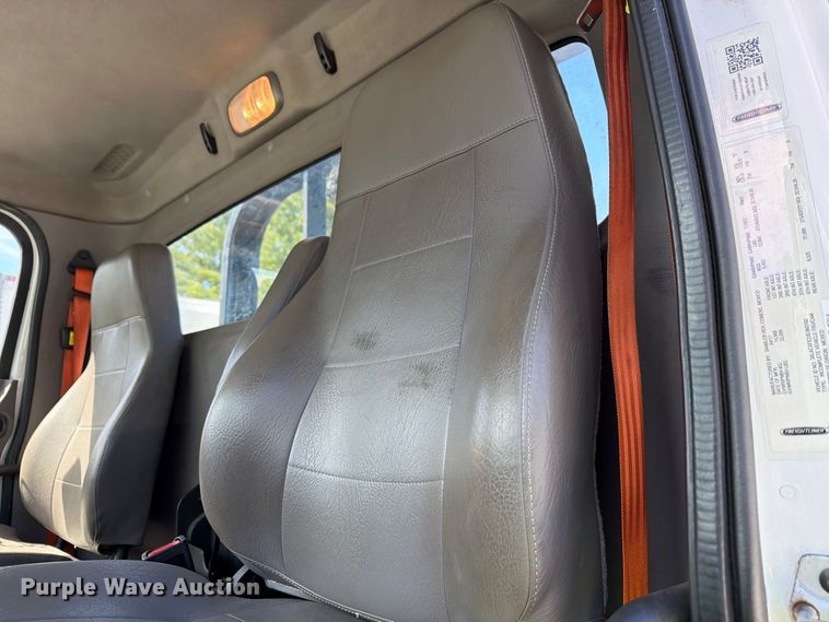 image for item YA5128 2018 Freightliner Business Class M2 rollback truck