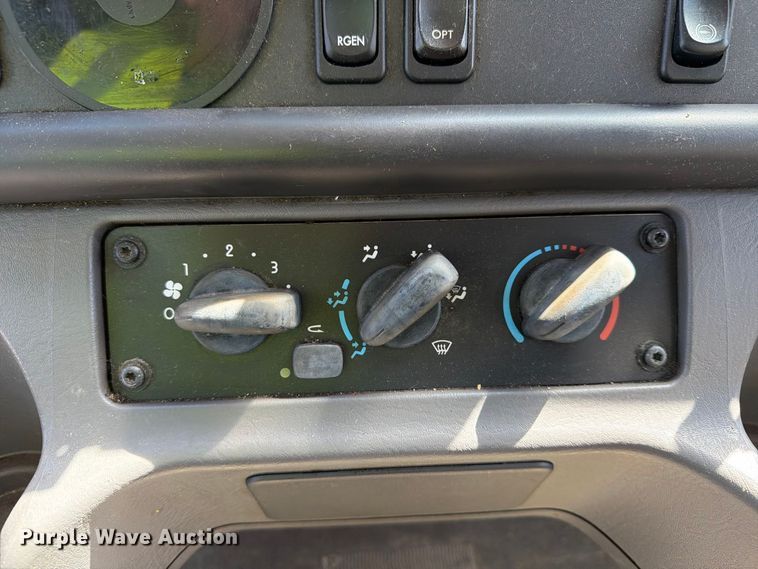 image for item YA5128 2018 Freightliner Business Class M2 rollback truck