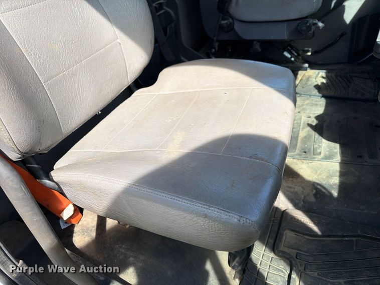 image for item YA5128 2018 Freightliner Business Class M2 rollback truck
