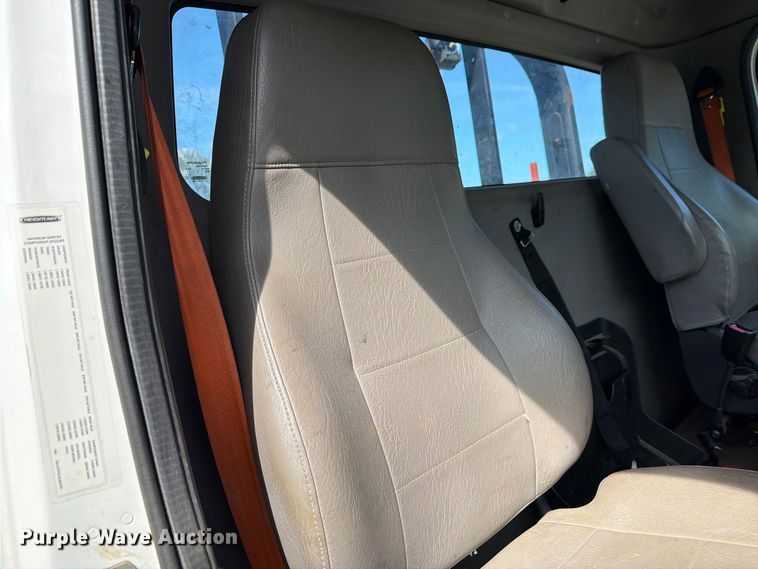 image for item YA5128 2018 Freightliner Business Class M2 rollback truck