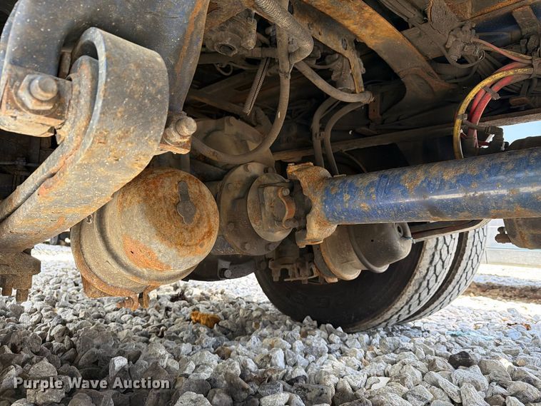 image for item YA5128 2018 Freightliner Business Class M2 rollback truck