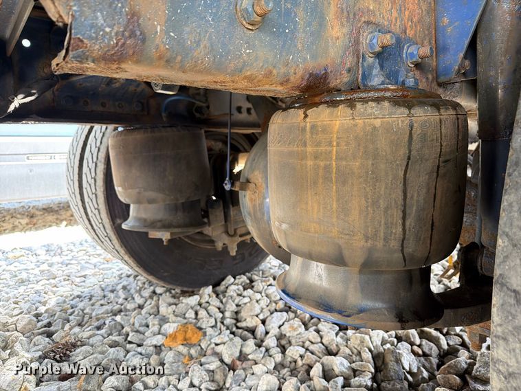 image for item YA5128 2018 Freightliner Business Class M2 rollback truck
