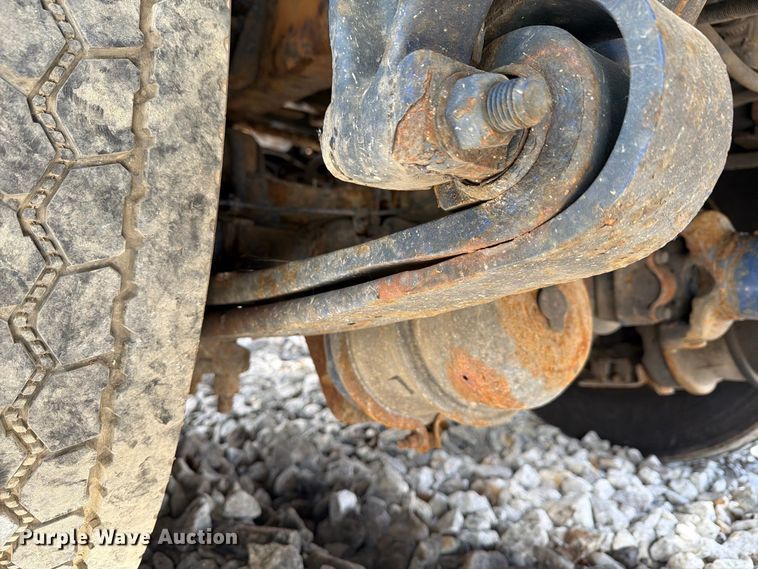 image for item YA5128 2018 Freightliner Business Class M2 rollback truck
