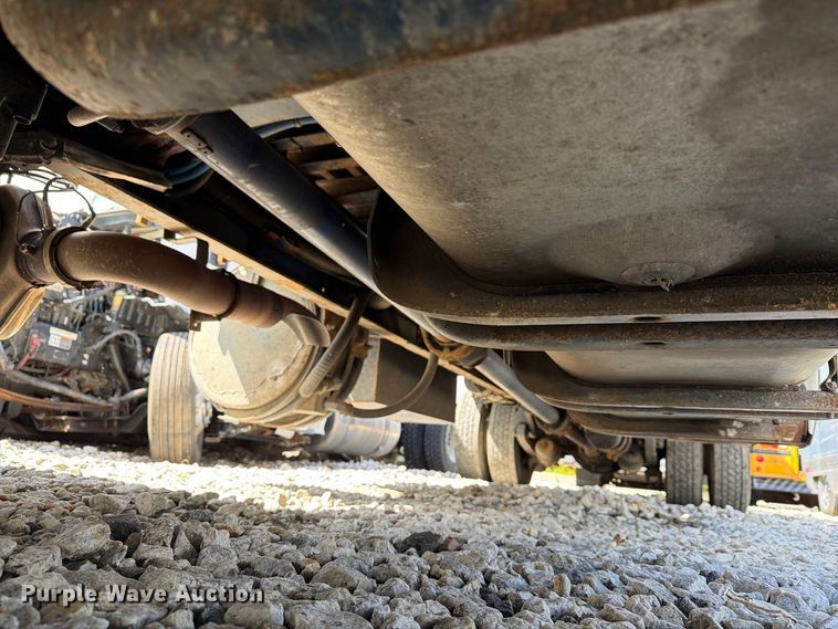 image for item YA5128 2018 Freightliner Business Class M2 rollback truck