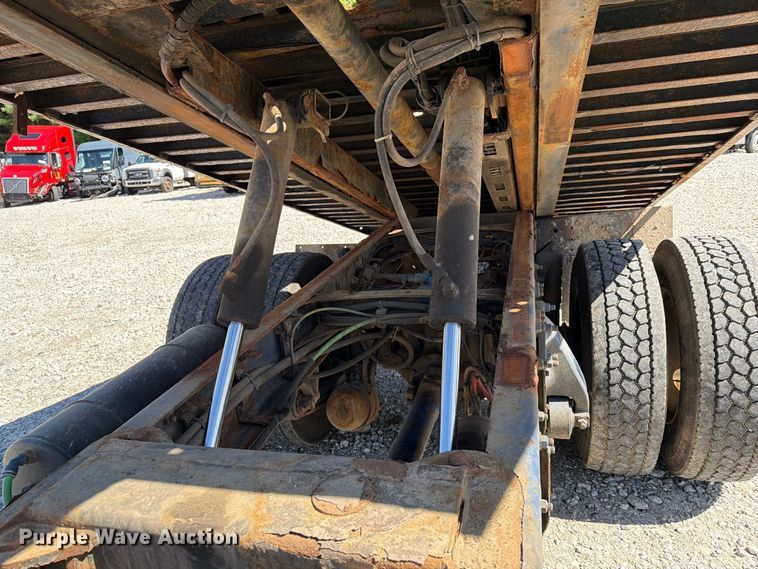 image for item YA5128 2018 Freightliner Business Class M2 rollback truck