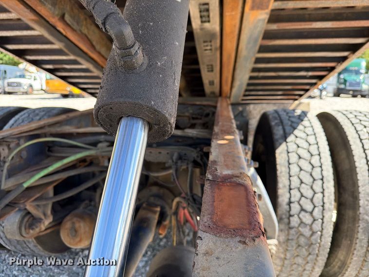 image for item YA5128 2018 Freightliner Business Class M2 rollback truck