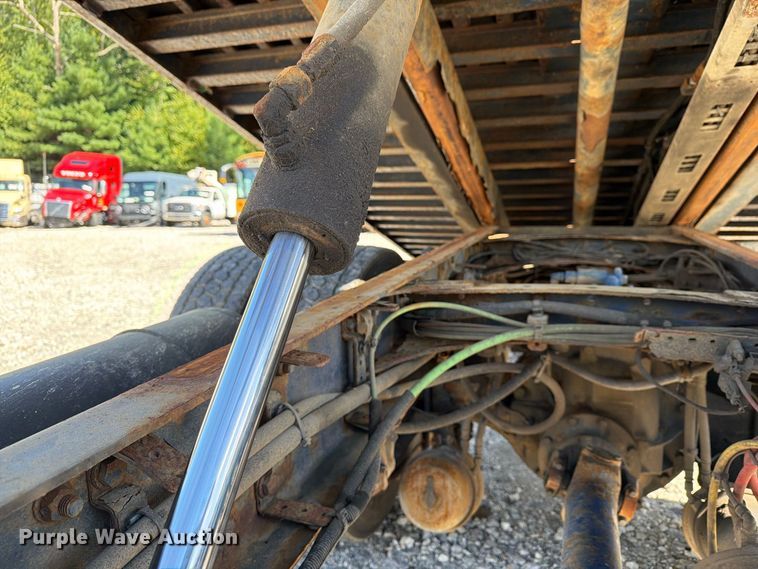 image for item YA5128 2018 Freightliner Business Class M2 rollback truck