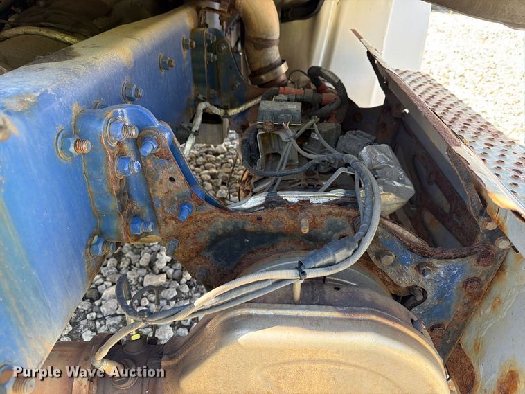 image for item YA5128 2018 Freightliner Business Class M2 rollback truck