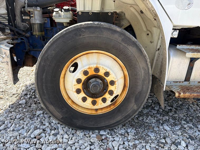 image for item YA5128 2018 Freightliner Business Class M2 rollback truck