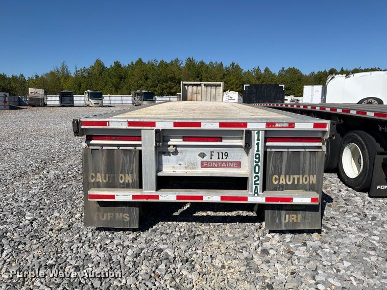image for item YA5284 2017 Fontaine HCR6012WSA flatbed trailer