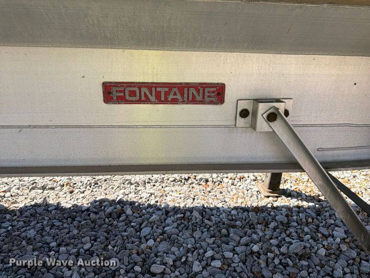 image for item YA5284 2017 Fontaine HCR6012WSA flatbed trailer