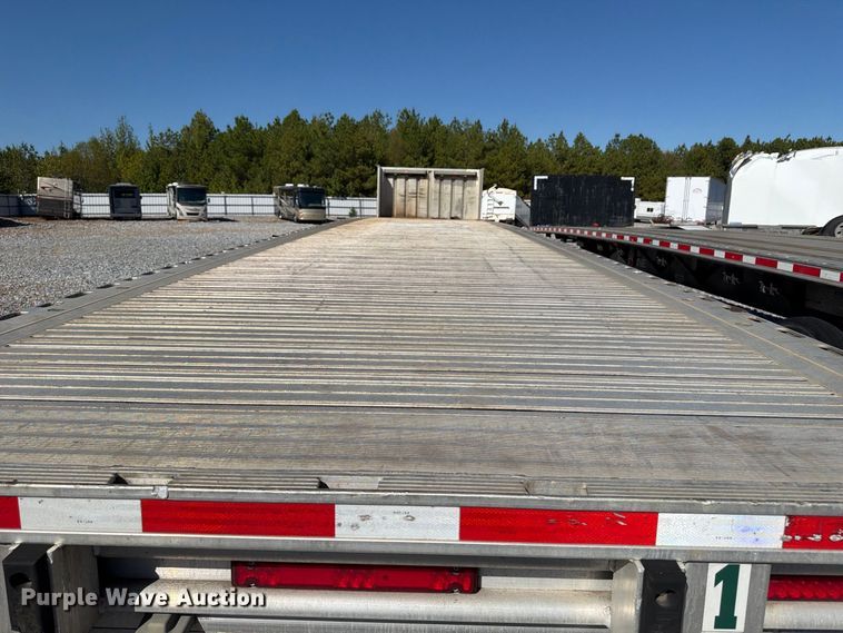 image for item YA5284 2017 Fontaine HCR6012WSA flatbed trailer