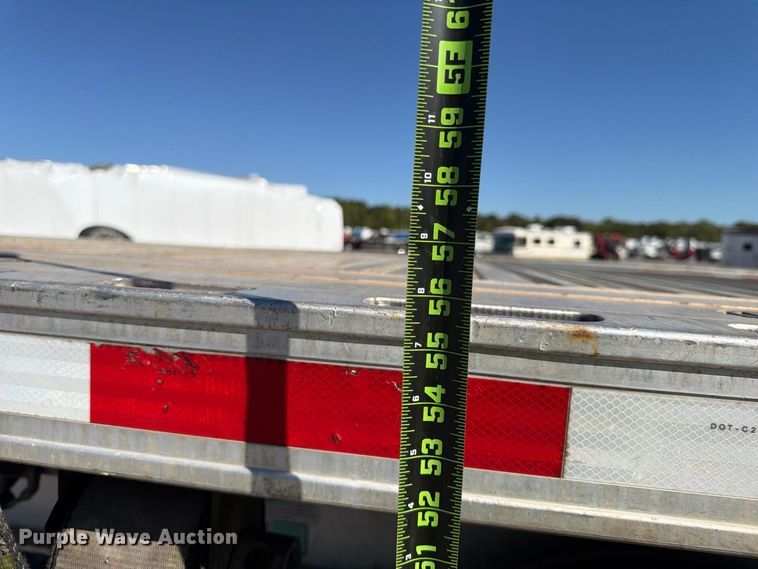 image for item YA5284 2017 Fontaine HCR6012WSA flatbed trailer