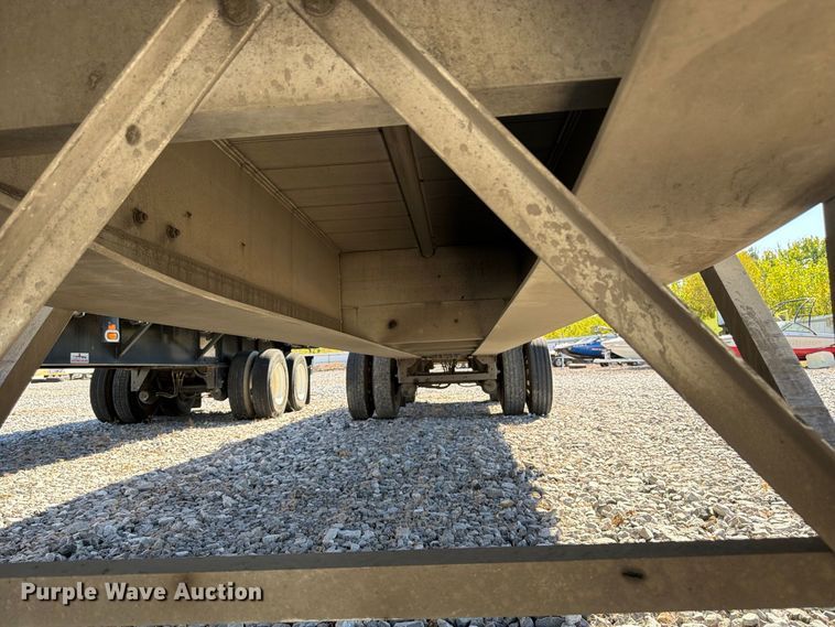image for item YA5284 2017 Fontaine HCR6012WSA flatbed trailer