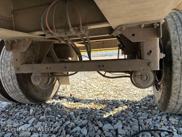 image for item YA5284 2017 Fontaine HCR6012WSA flatbed trailer