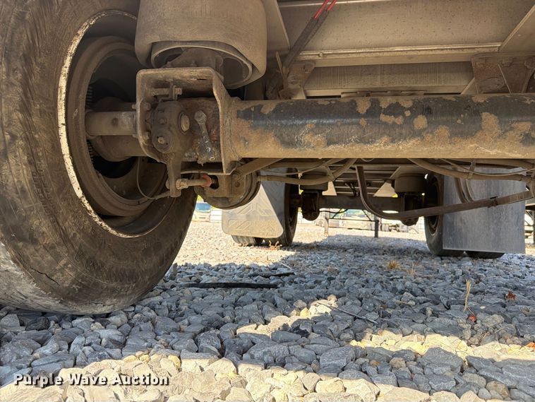 image for item YA5284 2017 Fontaine HCR6012WSA flatbed trailer