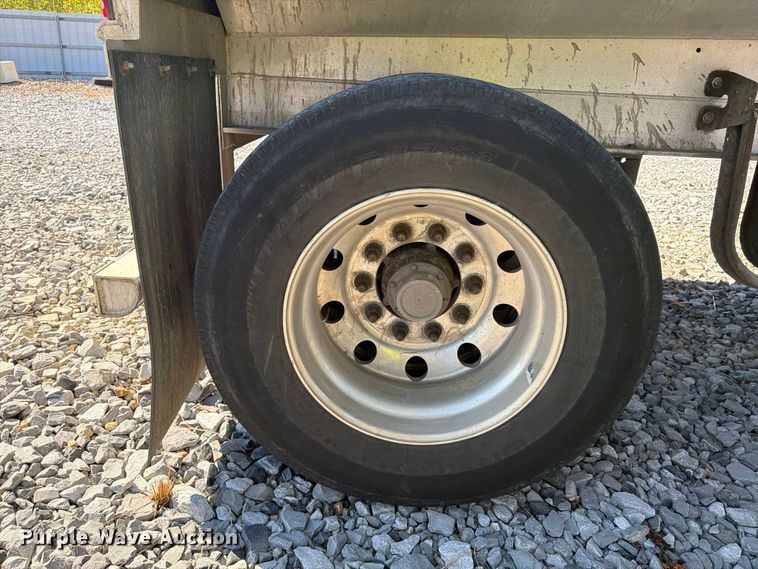 image for item YA5284 2017 Fontaine HCR6012WSA flatbed trailer